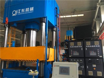 沒(méi)有模溫機(jī)怎么給模具加熱，神奇操作看「歐能機(jī)械」